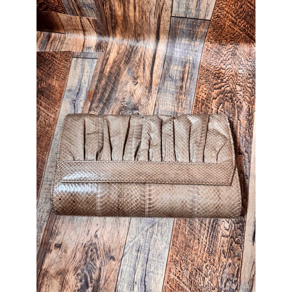 Vintage Snakeskin Embossed Clutch Purse with Magnetic‎ Snap – Ruched Back